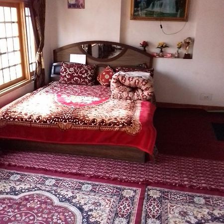 My Guest House Σριναγκάρ Εξωτερικό φωτογραφία