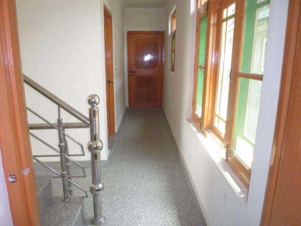 My Guest House Σριναγκάρ Εξωτερικό φωτογραφία