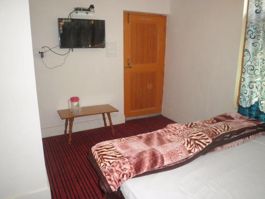My Guest House Σριναγκάρ Εξωτερικό φωτογραφία