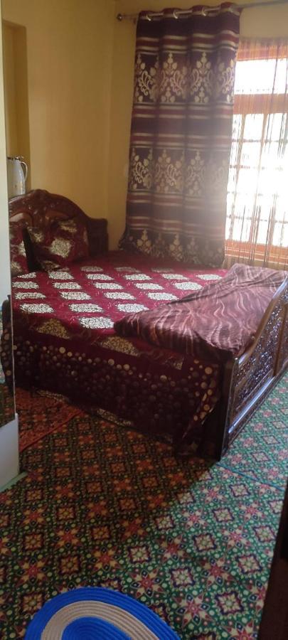 My Guest House Σριναγκάρ Εξωτερικό φωτογραφία