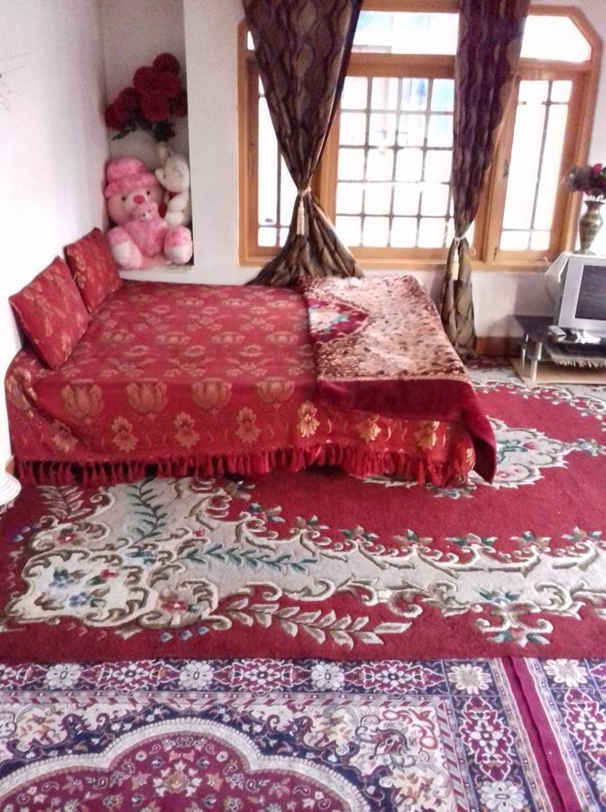 My Guest House Σριναγκάρ Εξωτερικό φωτογραφία
