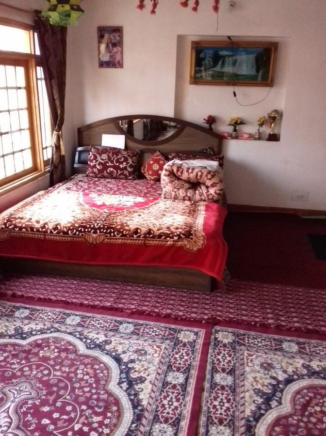 My Guest House Σριναγκάρ Εξωτερικό φωτογραφία